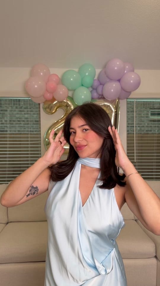 Post 4 by Valentina Damas on TikTok (video)