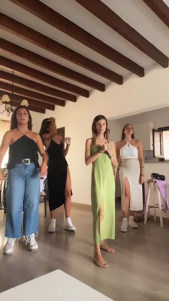 Post 1 by Cristina on TikTok (video)