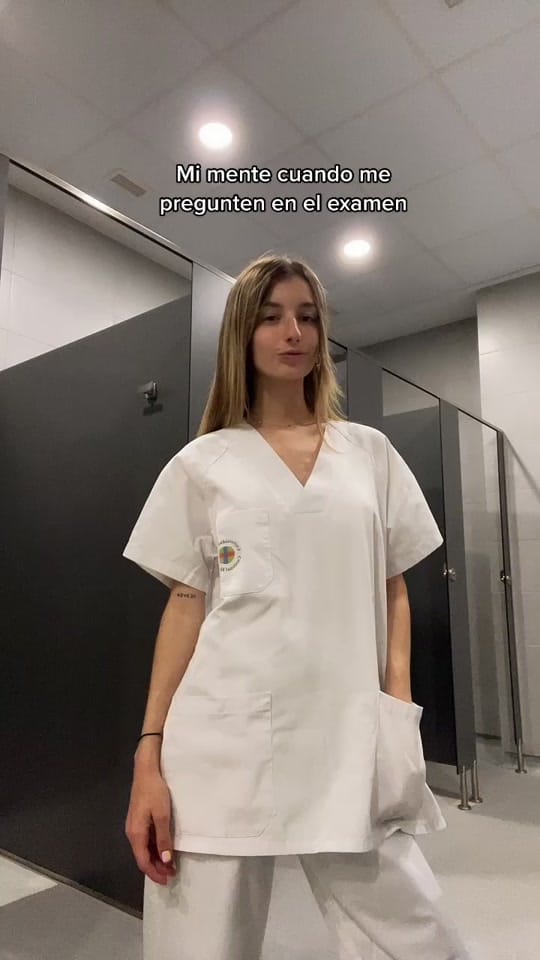 Post 2 by Cristina on TikTok (video)