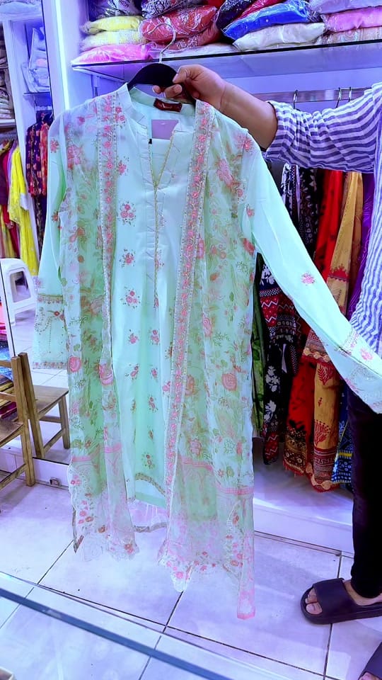 Post 9 by POLASH BOUTIQUE on TikTok (video)