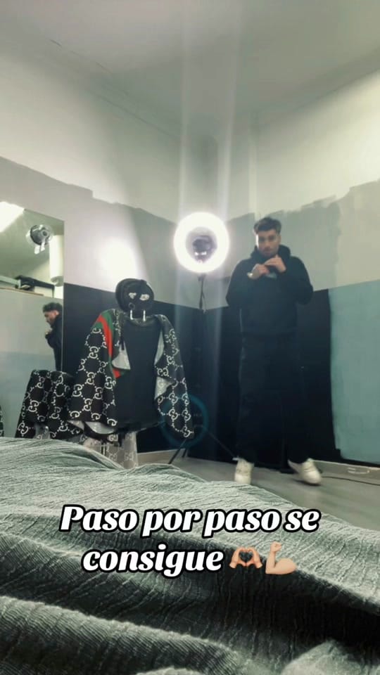 Post 6 by Yonabarbershop on TikTok (video)