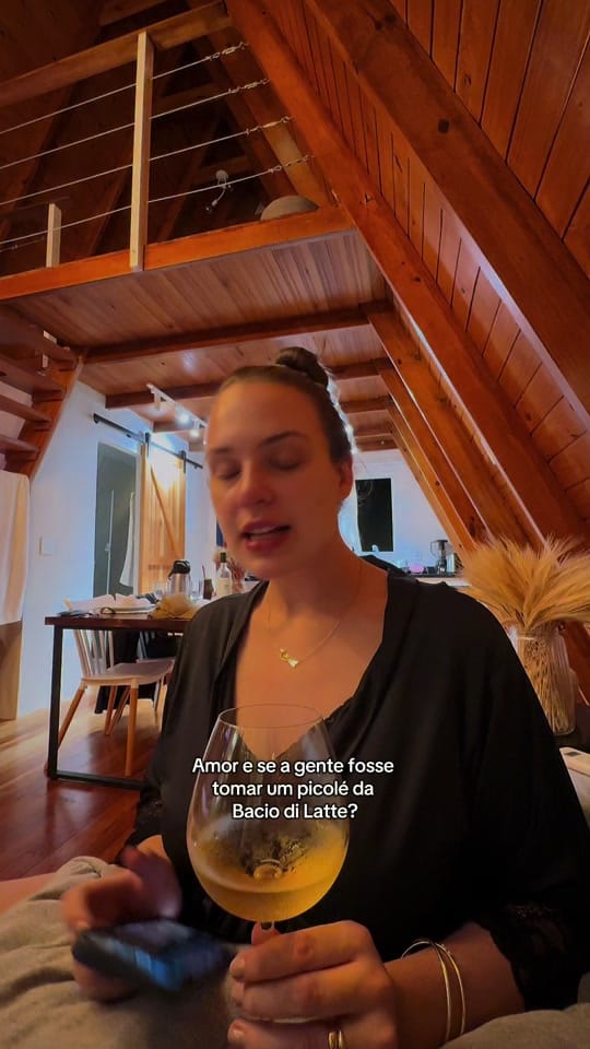 Post 2 by vitoriacarolinabender on TikTok (video)
