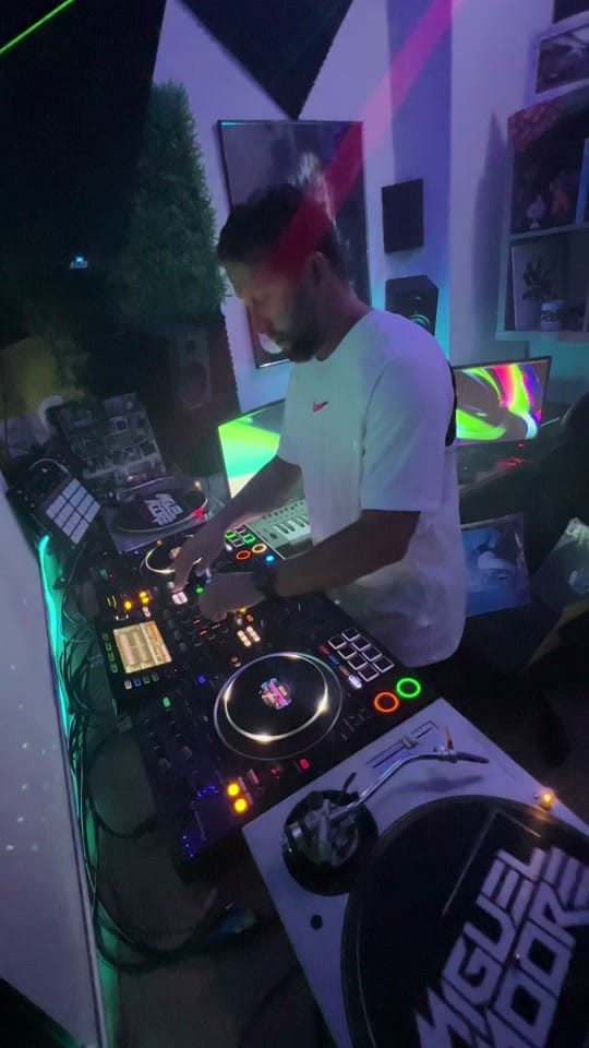 Post 5 by MiguelMoore on TikTok (video)