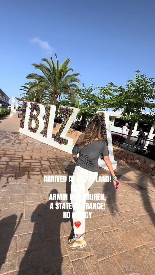 Post 1 by Kika Novo on TikTok (video)