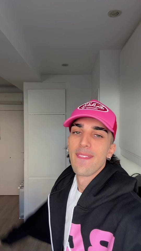 Post 8 by céro on TikTok (video)