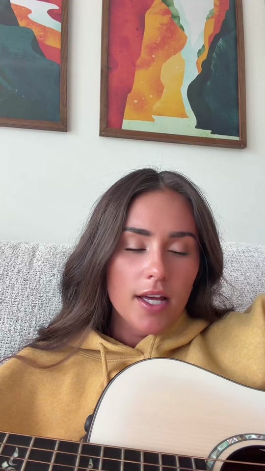 Post 4 by Justine Ewald on TikTok (video)