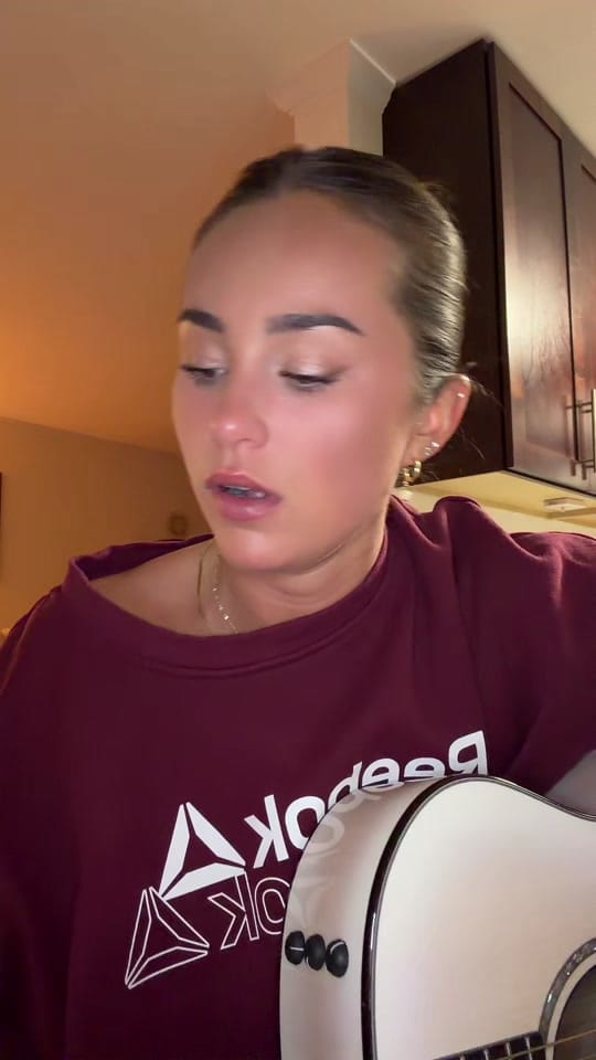 Post 7 by Justine Ewald on TikTok (video)