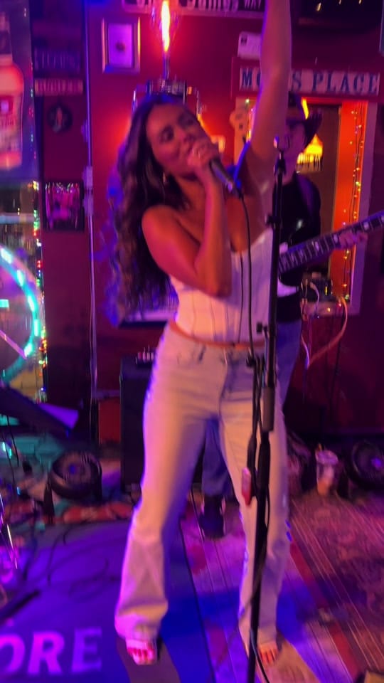 Post 5 by Justine Ewald on TikTok (video)