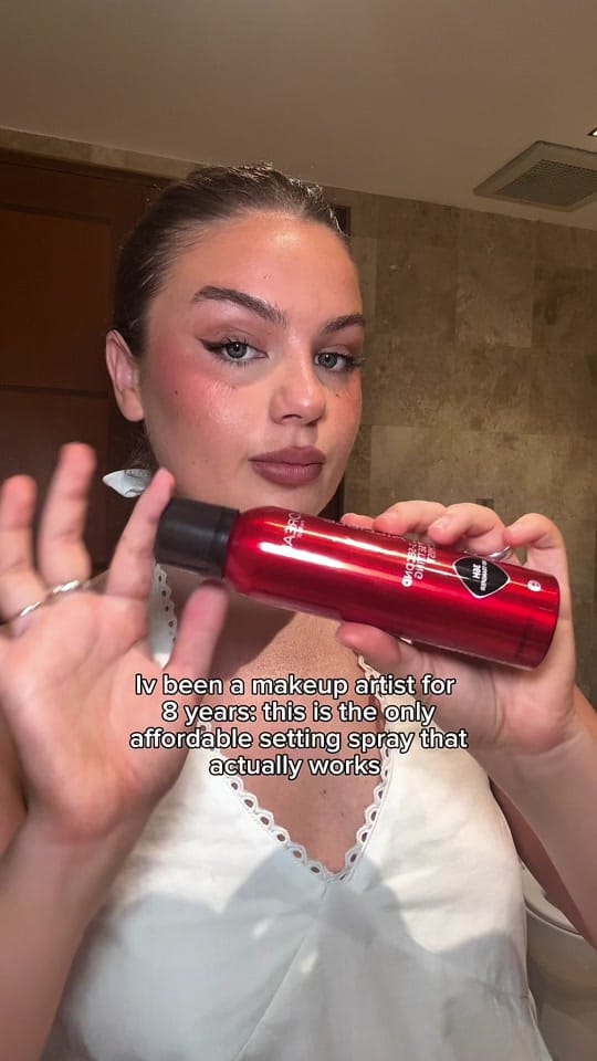 Post 1 by Claudia on TikTok (video)