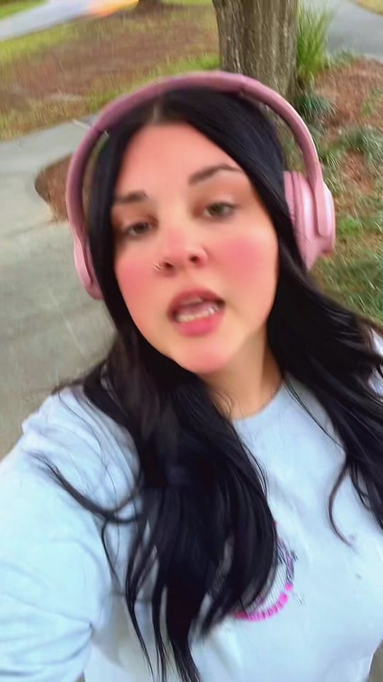 Post 4 by KARIANA on TikTok (video)