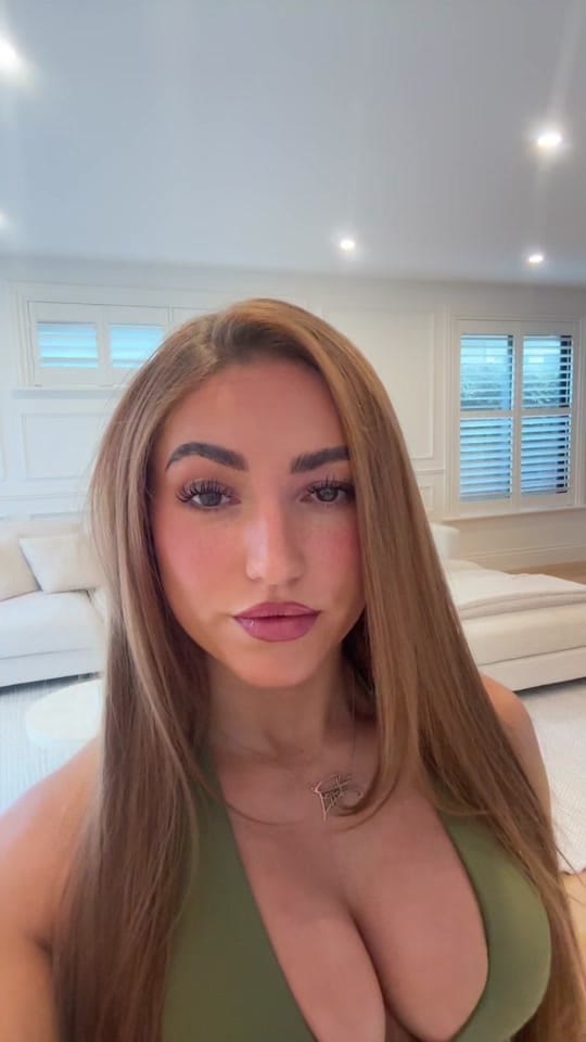 Post 4 by poppycanny on TikTok (video)