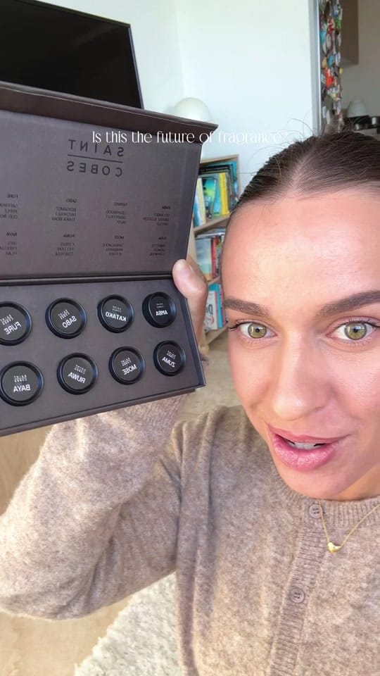 Post 2 by LARISSA on TikTok (video)