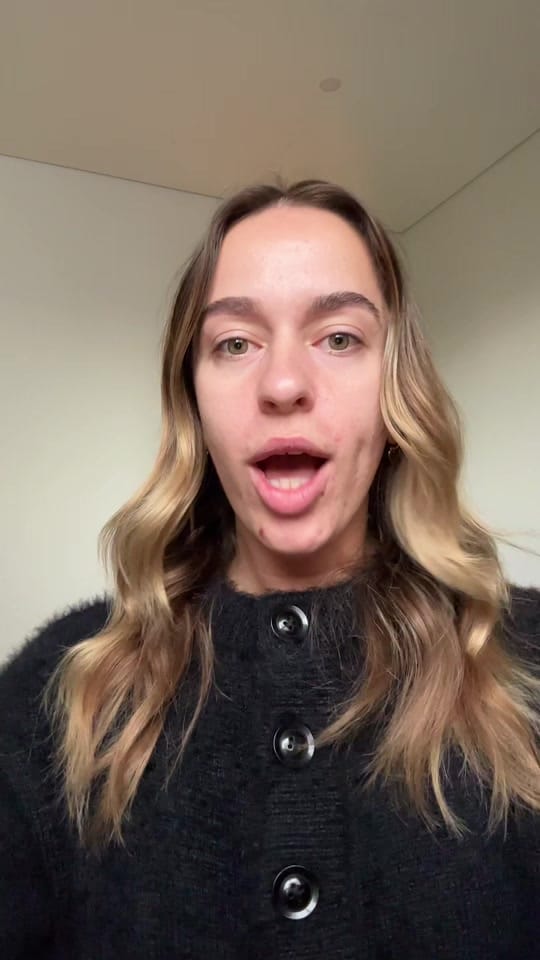 Post 4 by LARISSA on TikTok (video)