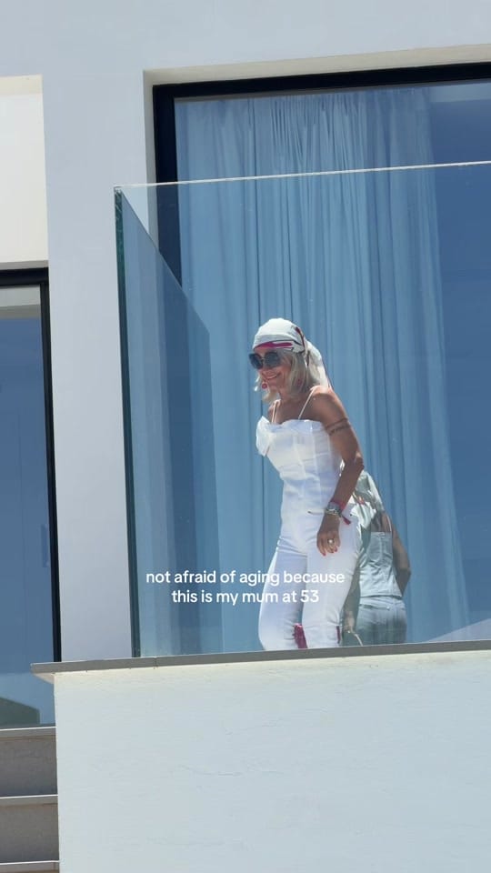 Post 3 by lorenayessir 💫 on TikTok (video)