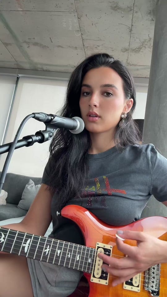 Post 6 by bella rios! on TikTok (video)