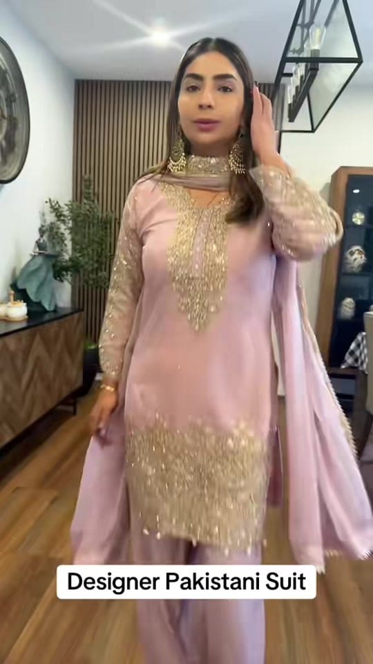 Post 3 by Lahore Kari on TikTok (video)