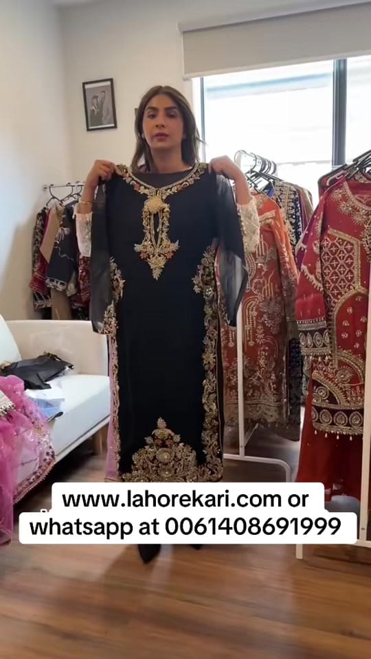 Post 6 by Lahore Kari on TikTok (video)