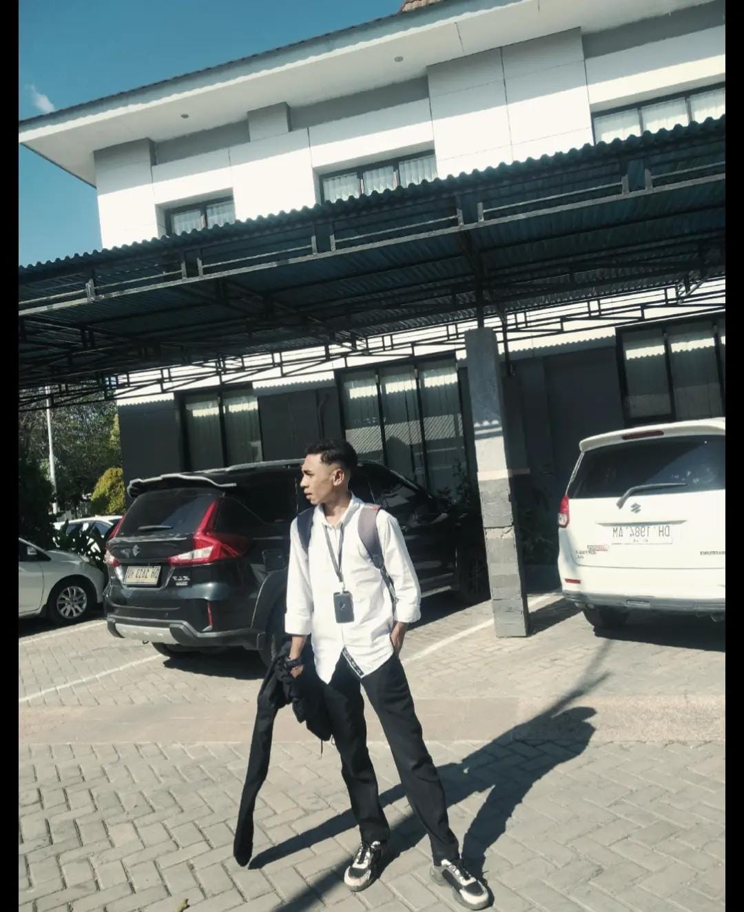 Post 10 by Yonis Van Beat on TikTok (video)