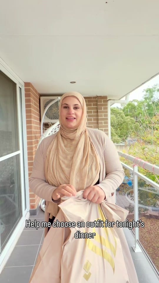 Post 1 by Lara Hawwash on TikTok (video)