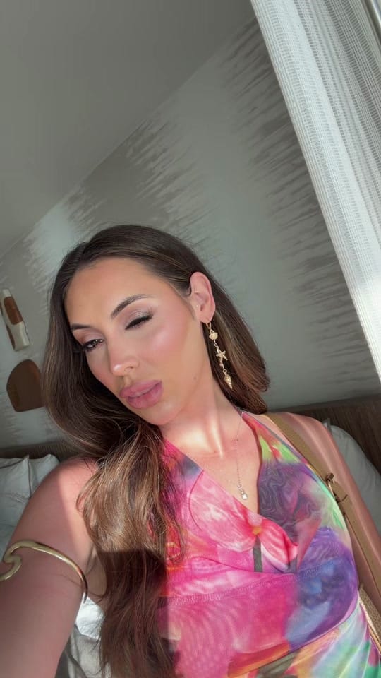 Post 10 by Sydney Noelle on TikTok (video)