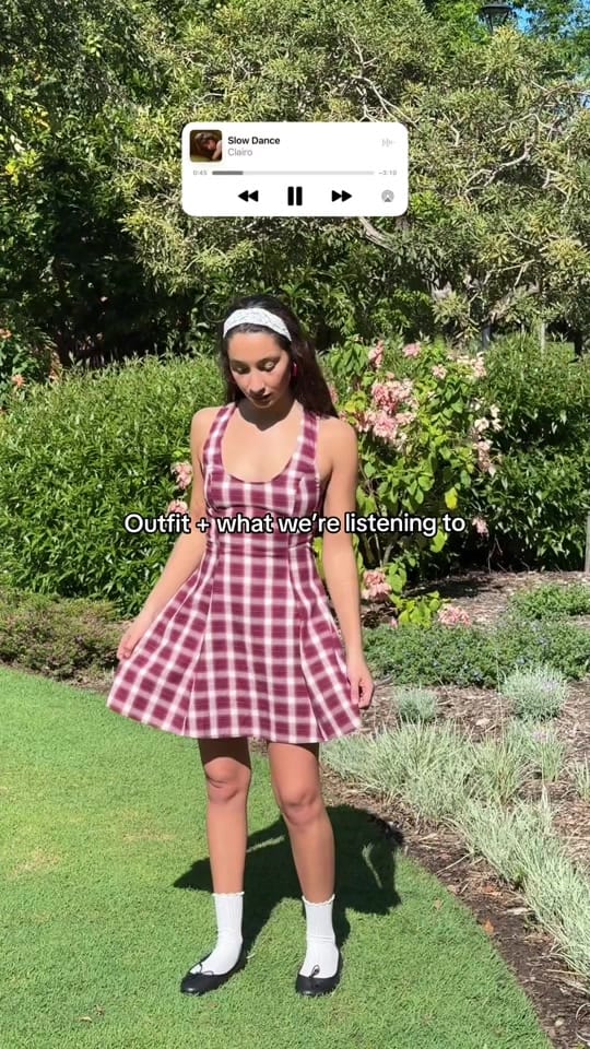Post 3 by Katharina Lou on TikTok (video)