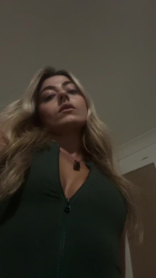 Post 5 by Giullia on TikTok (video)