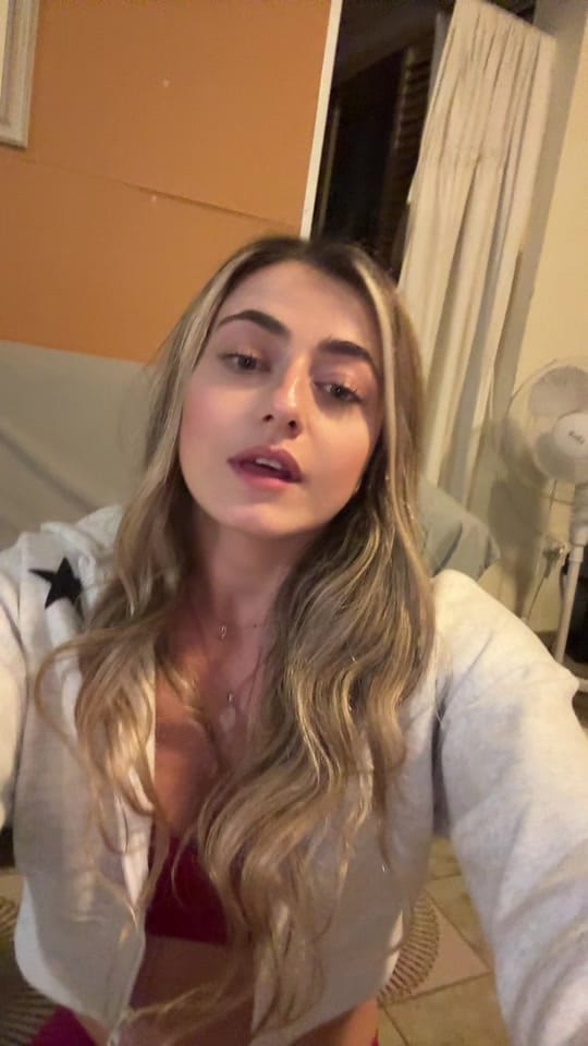 Post 4 by Giullia on TikTok (video)