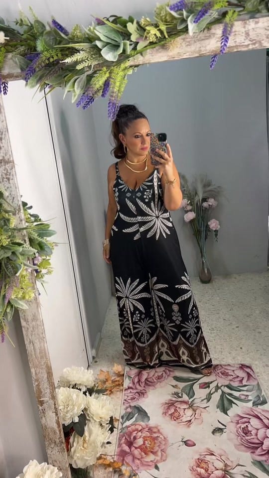 Post 10 by Ana y los 4 modas💃 on TikTok (video)