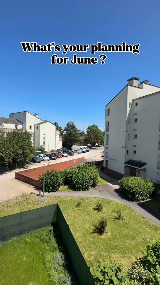 Post 5 by Paris with Ambre 👠❤️ on TikTok (video)