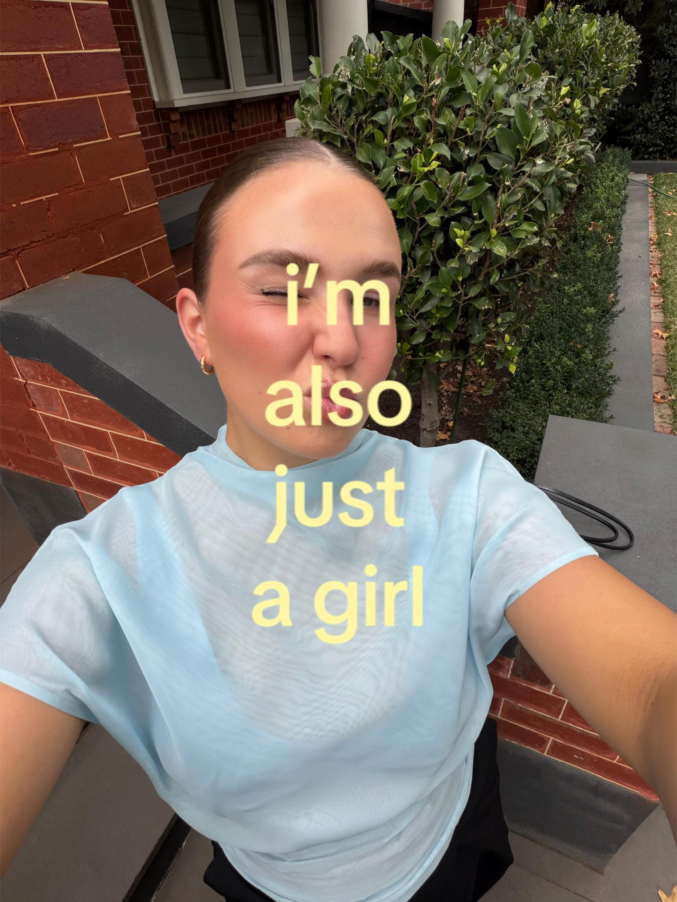 Post 8 by Issy Kelly on TikTok (video)