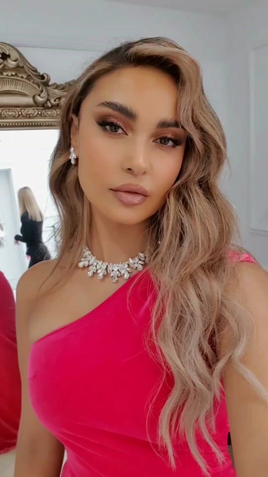 Post 3 by Marona Tanner on TikTok (video)