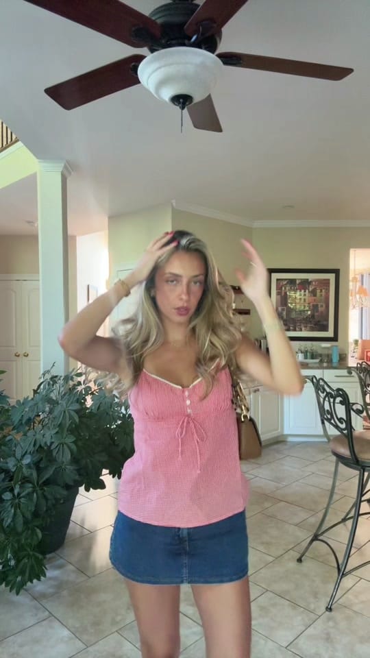 Post 2 by selena on TikTok (video)