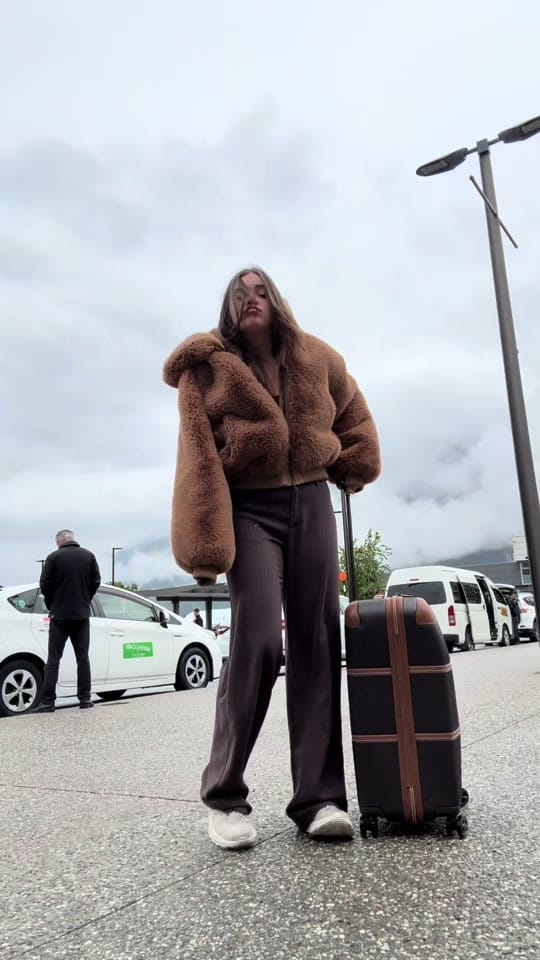 Post 4 by Hannah Lucas on TikTok (video)