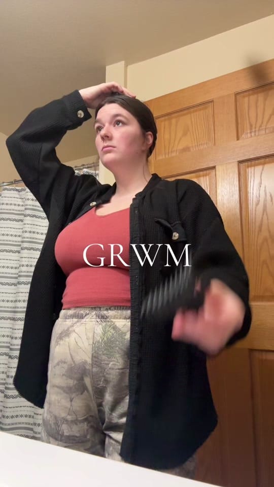 Post 5 by 𝕵𝖎𝖑𝖑 on TikTok (video)