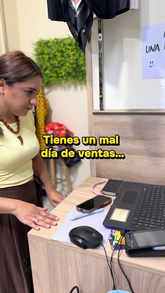Post 3 by Sara Amaya Moda on TikTok (video)
