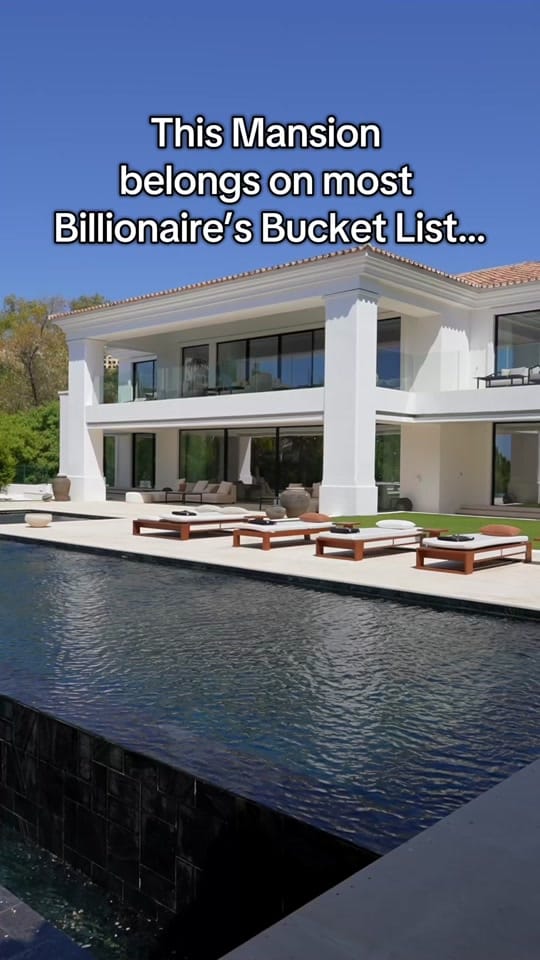 Post 7 by Luxury Homes on TikTok (video)