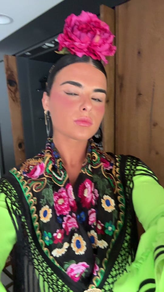 Post 6 by julia visentin on TikTok (video)