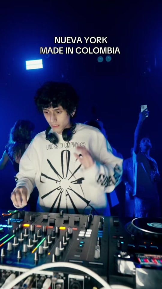 Post 9 by Aleron Club on TikTok (video)