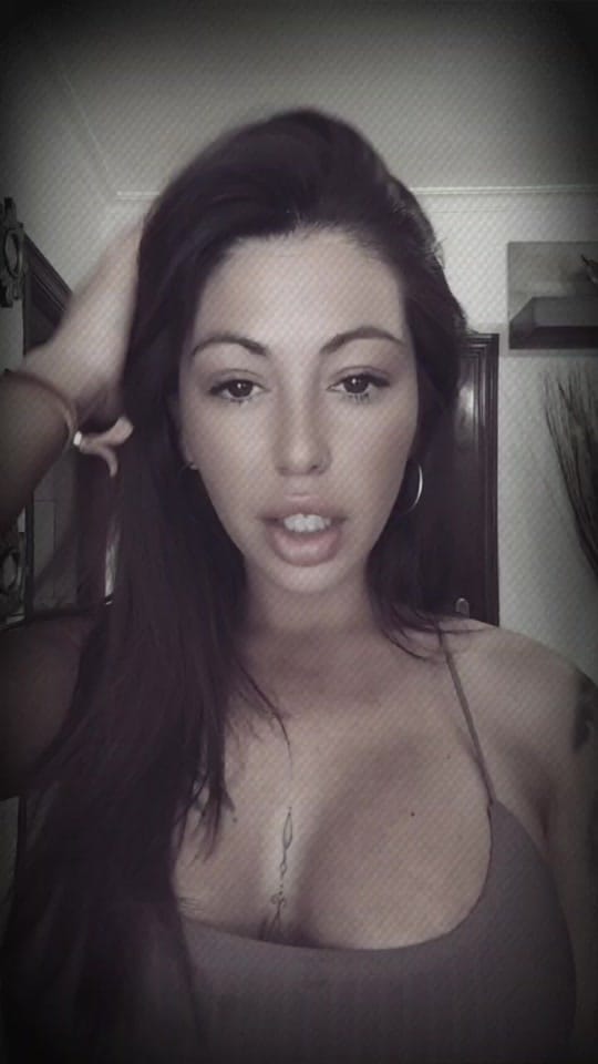Post 3 by 🔥(◠‿◕)  𝔻𝕖𝕓𝕠𝕣𝕒 (◠‿◕)🔥 on TikTok (video)