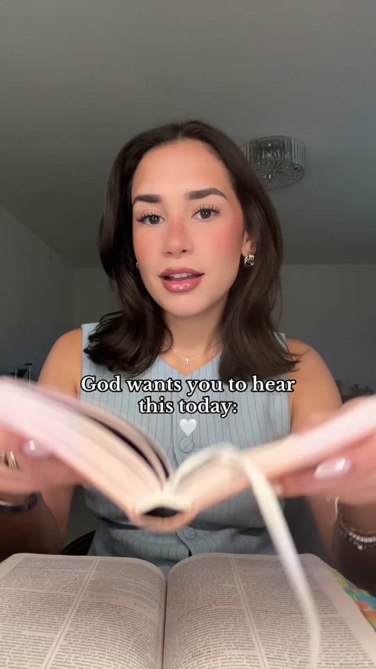 Post 8 by Alexa 🤍 on TikTok (video)