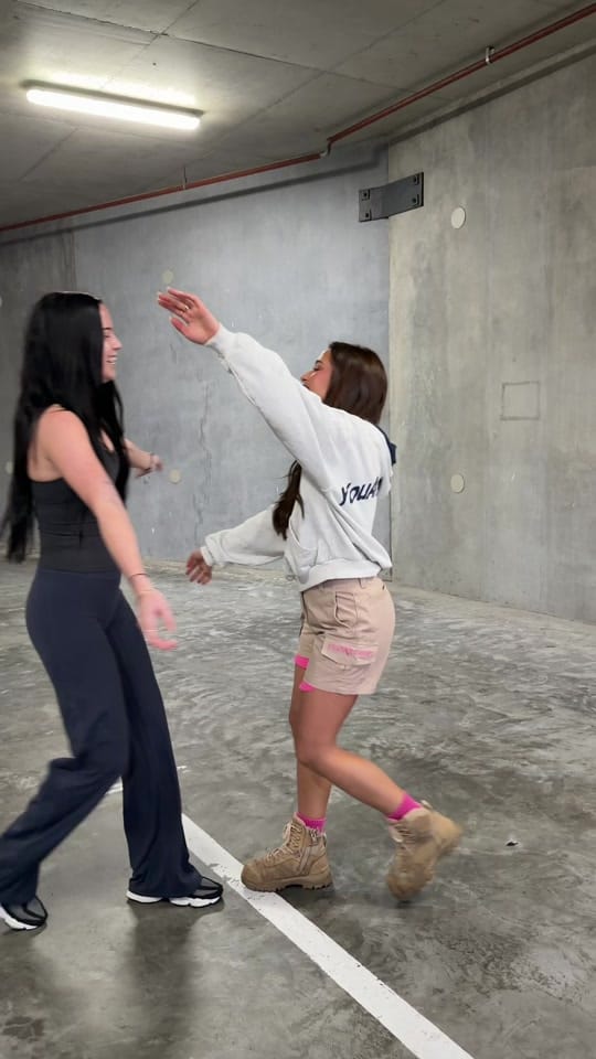 Post 7 by TRADXE CHICKS on TikTok (video)