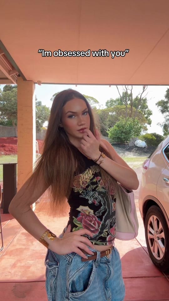 Post 1 by Kiana 🌺 Sessiana on TikTok (video)