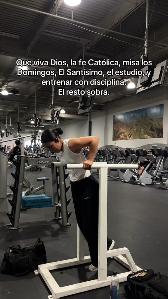 Post 7 by Vanessa Avalos 🩺🪖 on TikTok (video)