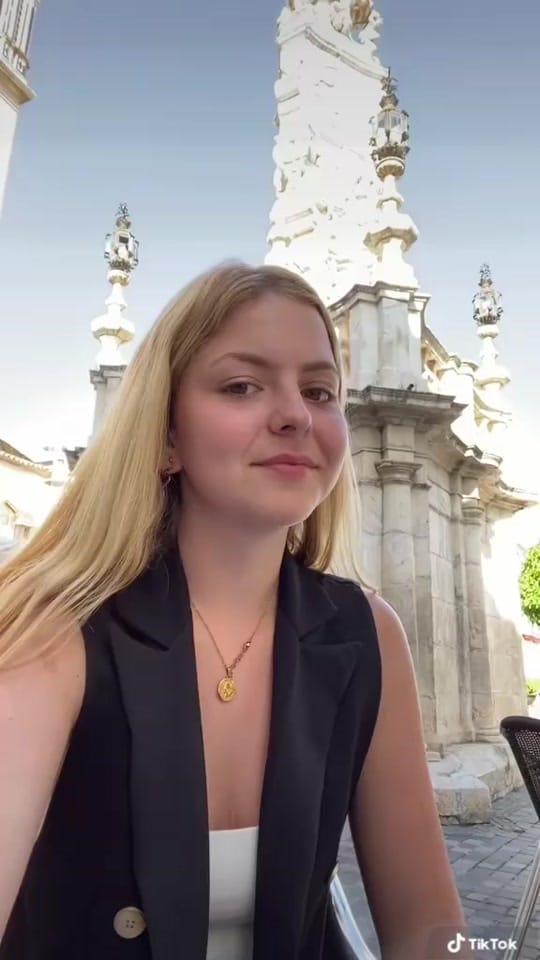 Post 8 by lolaanguloo_ on TikTok (video)