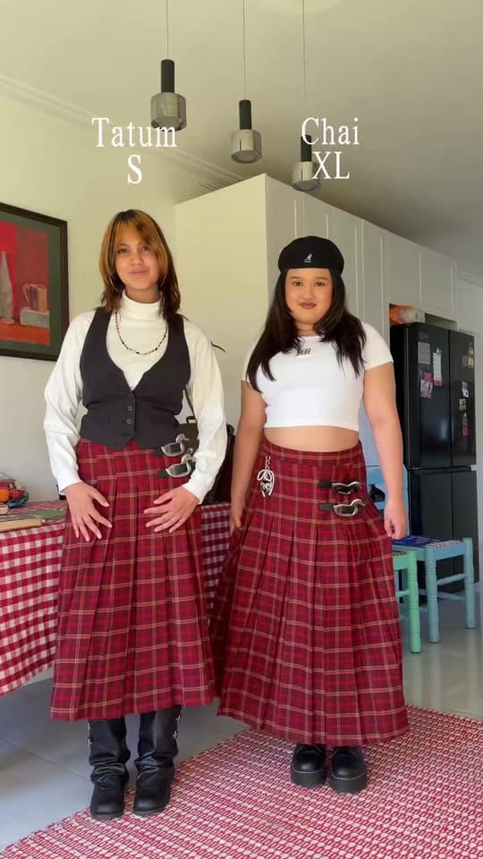 Post 10 by Kina and Tam on TikTok (video)
