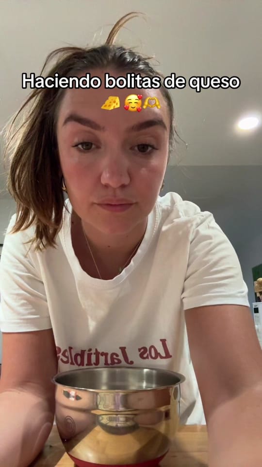 Post 2 by Isabela on TikTok (video)