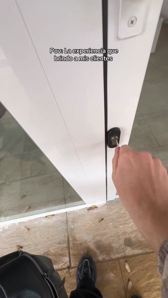 Post 9 by montesbarber_ on TikTok (video)
