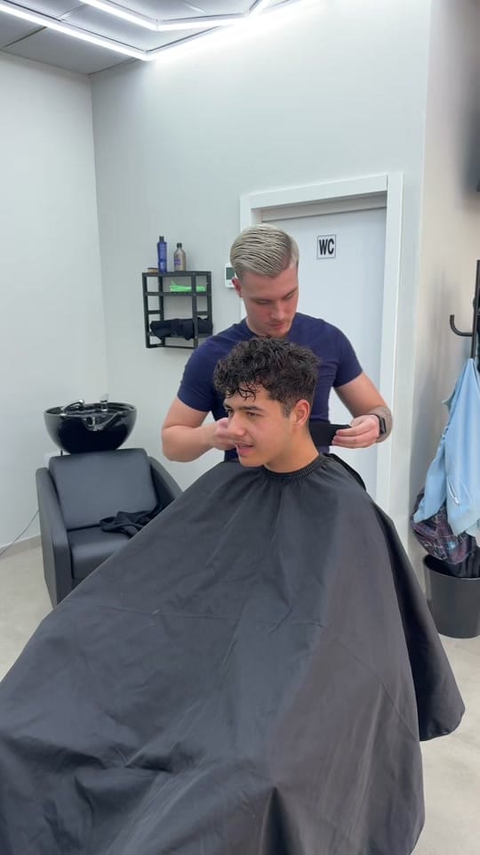 Post 5 by montesbarber_ on TikTok (video)