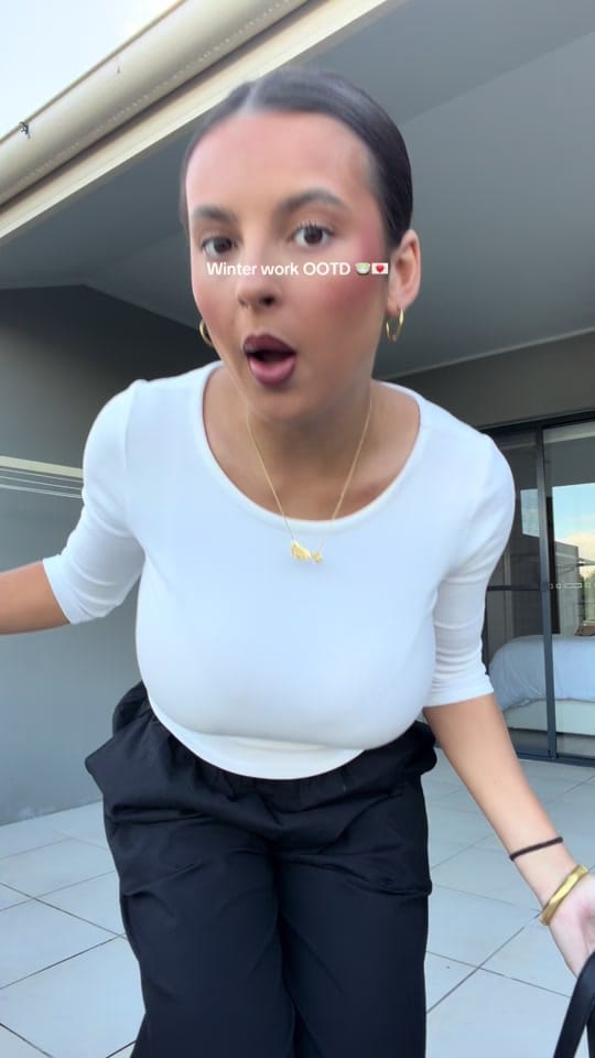 Post 1 by ELLA on TikTok (video)