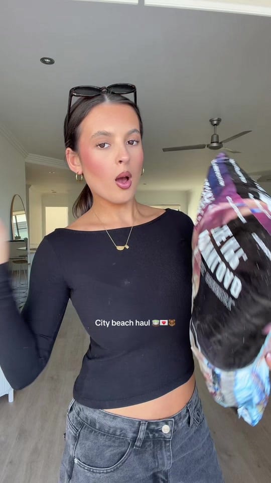 Post 3 by ELLA on TikTok (video)